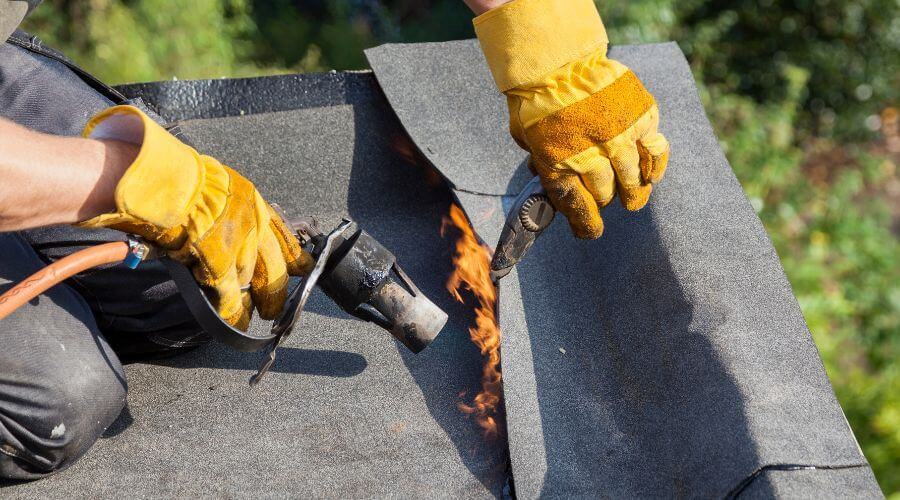 Professional gutter cleaning in Hunter, OK